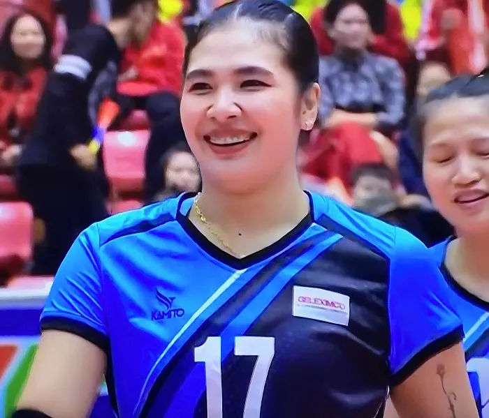 Sasipapron đã có mặt tại Việt Nam và ra sân thi đấu trong tối 27-2. Ảnh: MINH CHIẾN Sasipapron đã có mặt tại Việt Nam và ra sân thi đấu trong tối 27-2. Ảnh: MINH CHIẾN