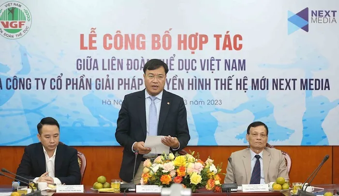 Tổng cục trưởng Tổng cục TDTT - ông Đặng Hà Việt cho rằng việc tìm các nguồn xã hội hóa và phát triển hình ảnh các môn nhóm thể dục là cần thiết để tăng thêm sự ủng hộ của khán giả cũng như sẽ có sự quan tâm tới các VĐV thành tích cao. Ảnh: LƯỢNG LƯỢNG