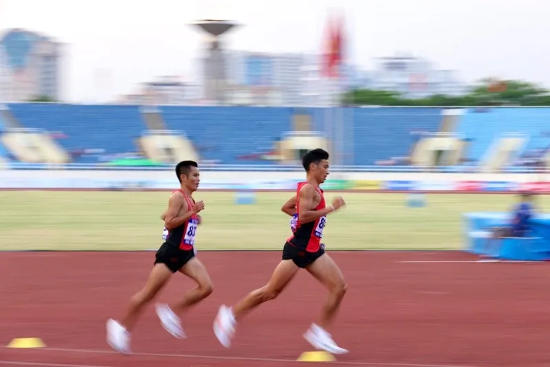 Nguyễn Văn Lai quyết định thử sức ở đường chạy 42km thay vì 10.000m sở trường. Ảnh: DŨNG PHƯƠNG