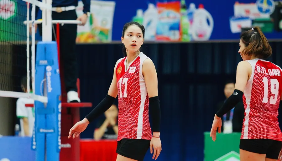 Nguyễn Thị Phương (17) và Đoàn Thị Lâm Oanh (19) chưa thể giúp Bộ tư lệnh Thông tin giành chiến thắng ở tối thi đấu 13-3. Ảnh: T.THẢO