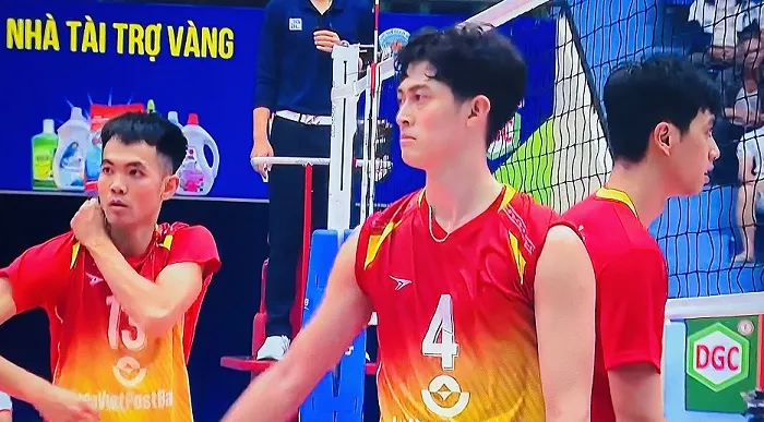 Cầu thủ Ninh Bình đã nỗ lực nhưng không có được chiến thắng trước Thể Công. Ảnh: MINH CHIẾN