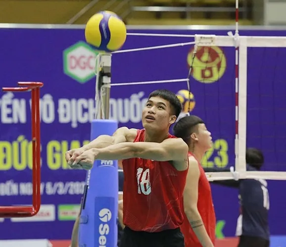 Cầu thủ Đinh Văn Phương (Hà Tĩnh) lần đầu được gọi tập trung đội tuyển quốc gia. Ảnh: NGỌC THẮNG.BHT