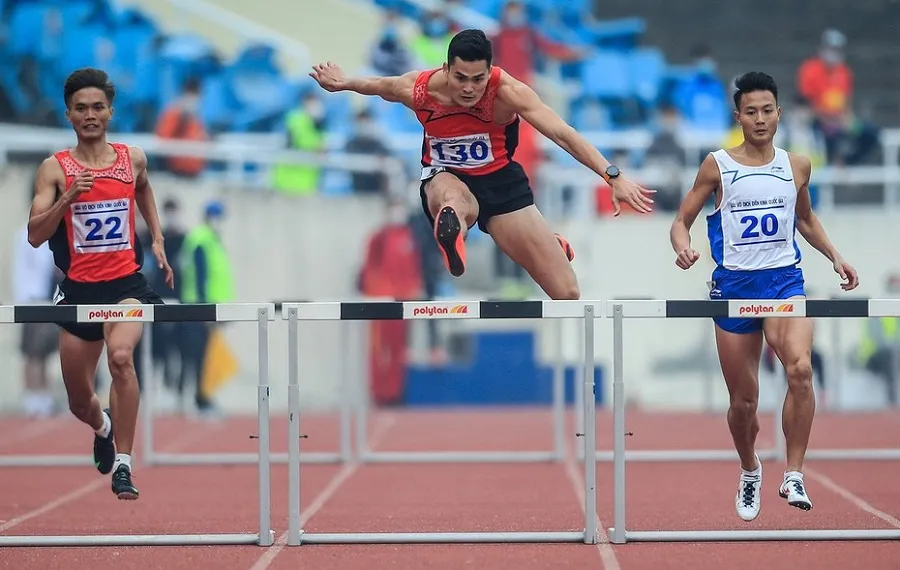 Quách Công Lịch (giữa) sẽ đi Philippines thi đấu vào ngày 19-3. Ảnh: MINH HOÀNG