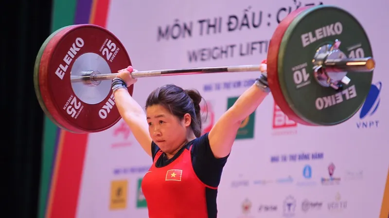 Lực sĩ Hoàng Thị Duyên nằm trong danh sách tập huấn tại Trung Quốc của đội cử tạ Việt Nam. Ảnh: DŨNG PHƯƠNG