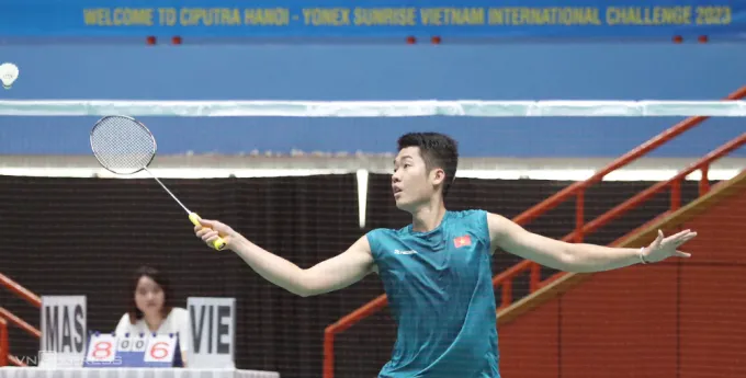 Lê Đức Phát đã có tấm vé vào bán kết đơn nam sau khi loại hạt giống số 1. Ảnh: LÂM VĂN