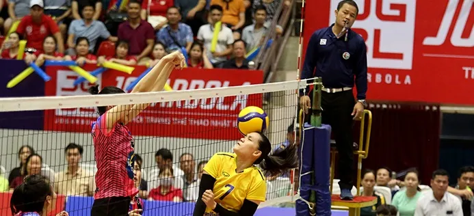 Rất nhiều ý kiến đã chia sẻ trên mạng xã hội về công tác trọng tài, trong tình huống cụ thể, tại cúp Hùng Vương 2023 vừa qua. Ảnh: T.THẢO