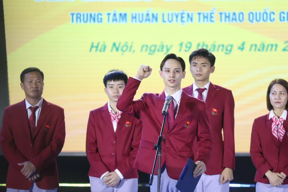 Tuyển thủ Đinh Phương Thành đại diện cho các tuyển thủ bày tỏ sự quyết tâm tranh tài SEA Games 32 năm nay. Ảnh: LƯỢNG LƯỢNG