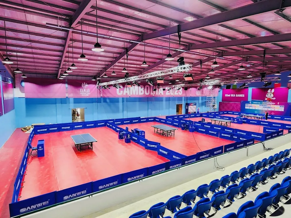 Ánh sáng dành cho thi đấu bóng bàn là đảm bảo đúng tiêu chuẩn.