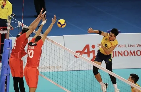 Bóng chuyền nam Việt Nam đã được động viên 100 triệu đồng trước khi đi Campuchia. Ảnh: NHẬT ANH