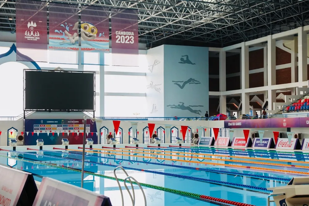 Hồ có 10 làn bơi theo đúng tiêu chuẩn hồ bơi hiện đại vào lúc này. Ảnh: DŨNG PHƯƠNG