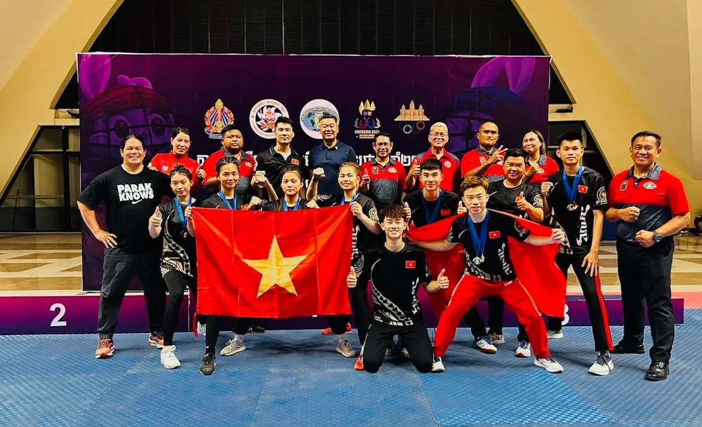 Đội tuyển arnis của Việt Nam vừa tranh tài giải tiền SEA Games vào cuối tháng 4 ở Campuchia. Ảnh: THÁI LINH