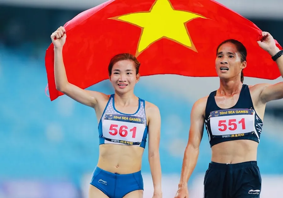 Nguyễn Thị Oanh quá xuất sắc trên đường chạy điền kinh tại SEA Games 32. Ảnh: DŨNG PHƯƠNG