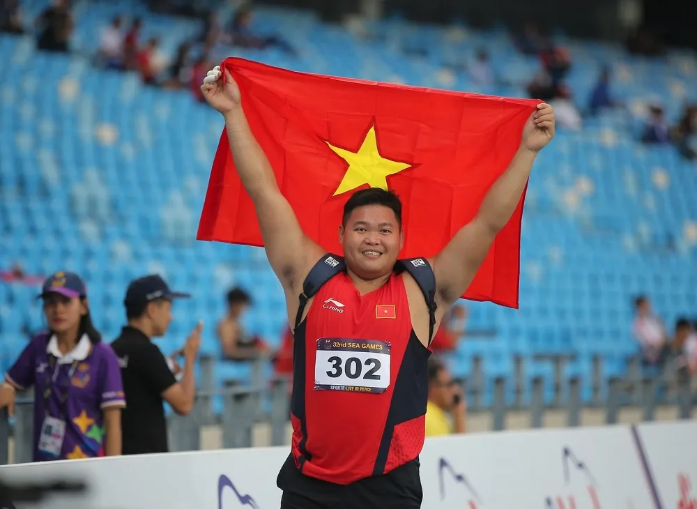 Phan Thanh Bình vui trong thành tích đoạt HCB tại SEA Games 32. Ảnh: DŨNG PHƯƠNG