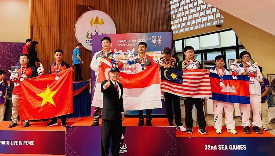 Đội cờ chớp của cờ tướng Việt Nam có HCB cuối cùng tại SEA Games 32. Ảnh: DŨNG PHƯƠNG