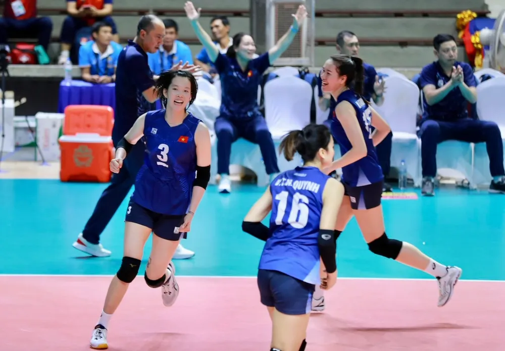 Đội tuyển bóng chuyền nữ Việt Nam không dựa AIMAG 2023 tại Thái Lan. Ảnh: DŨNG PHƯƠNG