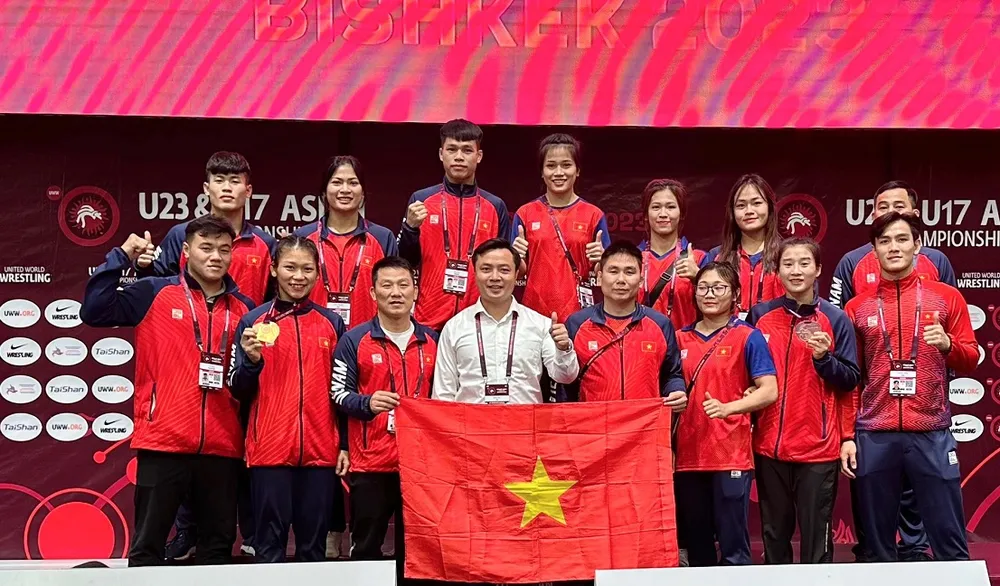 Đội vật trẻ U23 Việt Nam vừa thi đấu và giành được 2 HCĐ. Ảnh: MINH MINH