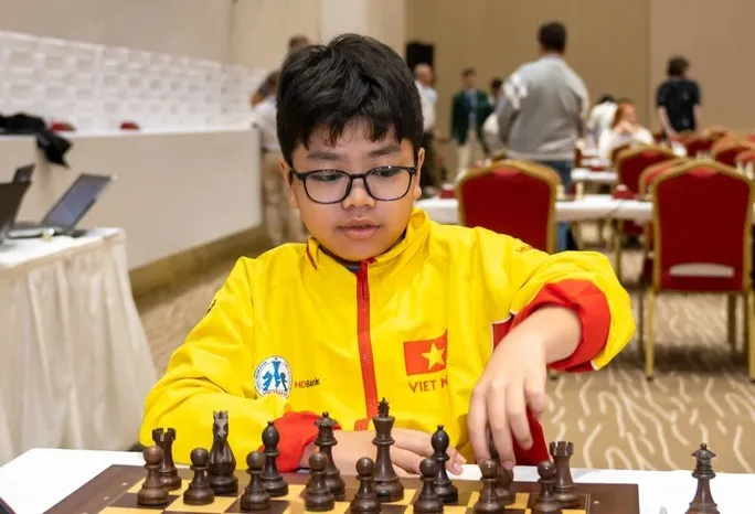 Kỳ thủ Đầu Khương Duy là một trong những tuyển thủ có chuyên môn tốt vào lúc này. Ảnh: LIÊN ĐOÀN CỜ VN