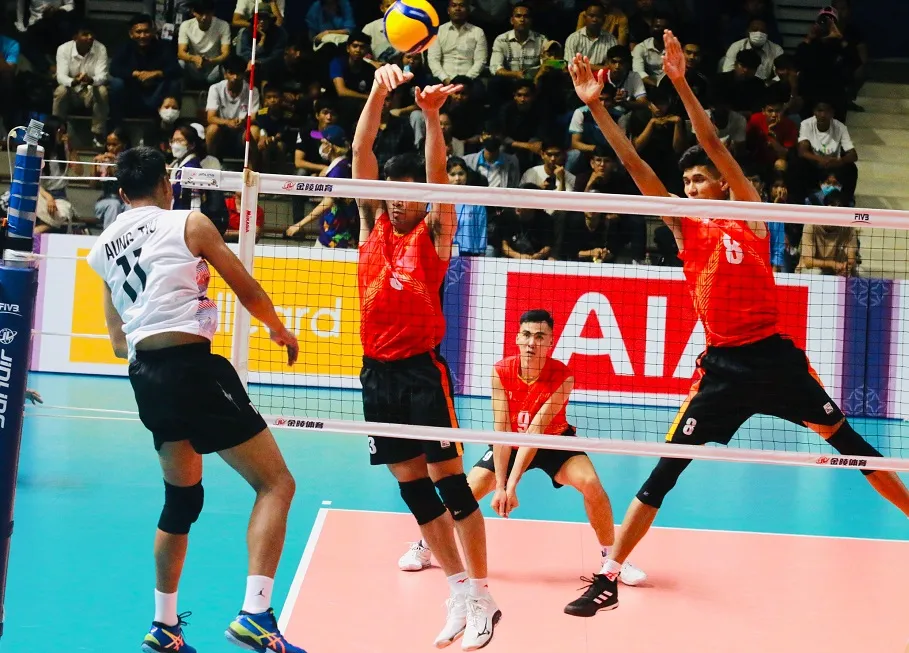 Từ Thanh Thuận (9) vẫn là cầu thủ chơi tốt nhất của đội tuyển nam Việt Nam. Ảnh: DŨNG PHƯƠNG