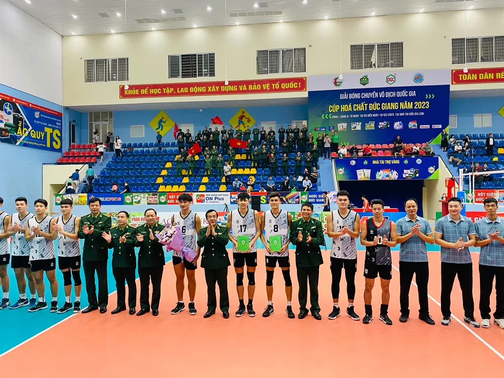 Đội bóng chuyền nam Biên Phòng luôn được lãnh đạo của Bộ tư lệnh quan tâm ở các giải đấu trong nước. Ảnh: MINH MINH