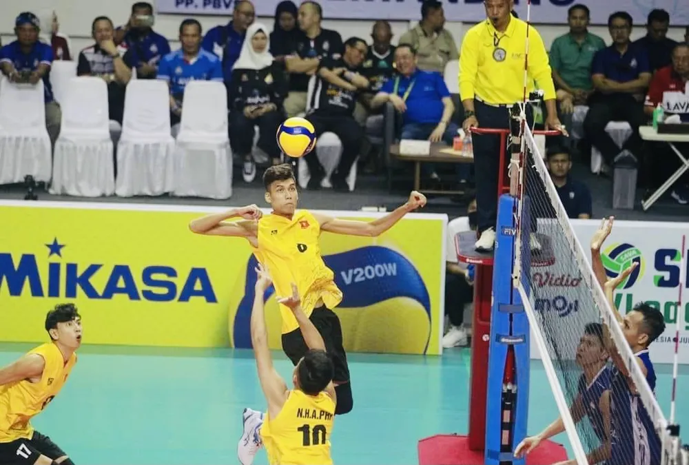 Tuyển bóng chuyền nam Việt Nam thua đáng tiếc trước đội nam Indonesia. Ảnh: AVC