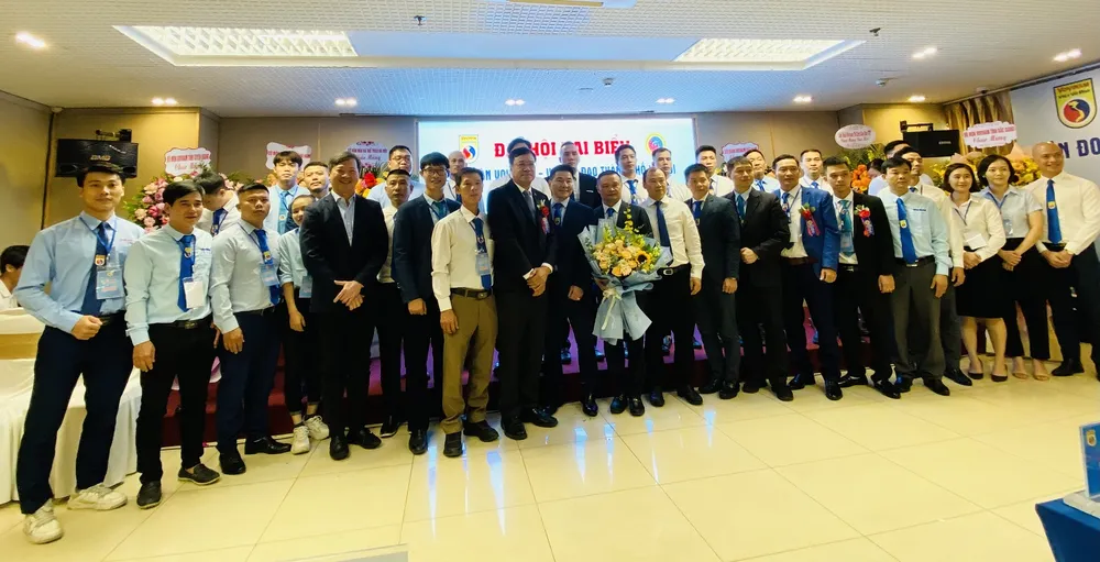 Ban chấp hành mới Liên đoàn vovinam Hà Nội đã ra mắt tại Đại hội. Ảnh: MINH MINH