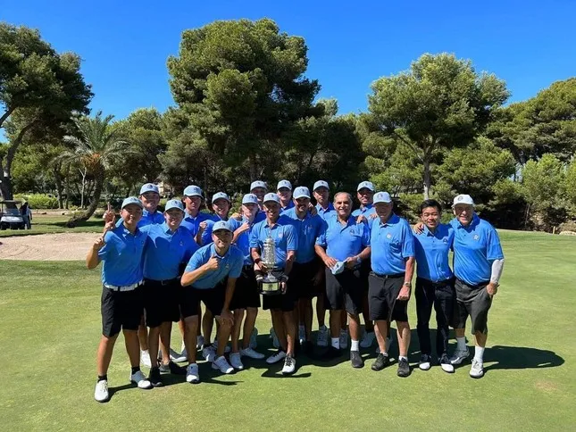 Anh Minh (ngoài cùng bên trái) đã có danh hiệu với đội golf châu Á-Thái Bình Dương. Ảnh: EGA