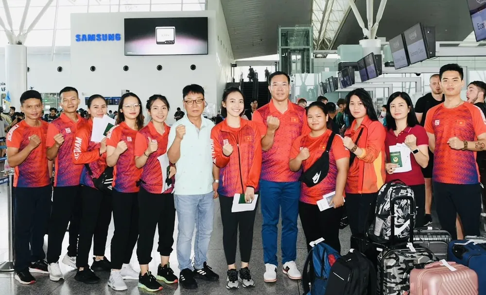 Đội tuyển bắn súng Việt Nam lên đường đi thi đấu vô địch thế giới 2023. Ảnh: X.V