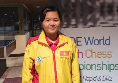 Kì thủ Bạch Ngọc Thùy Dương đã giành những tấm HCV cho cờ vua TPHCM tại giải lúc này. Ảnh: CHESSVN