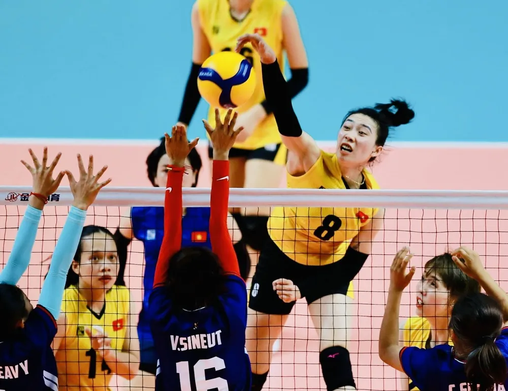 Chủ công Nguyệt Anh từng là đội trưởng đội tuyển bóng chuyền nữ Việt Nam 2 đang thể hiện tốt chuyên môn. Ảnh: DŨNG PHƯƠNG Chủ công Nguyệt Anh từng là đội trưởng đội tuyển bóng chuyền nữ Việt Nam 2 đang thể hiện tốt chuyên môn. Ảnh: DŨNG PHƯƠNG