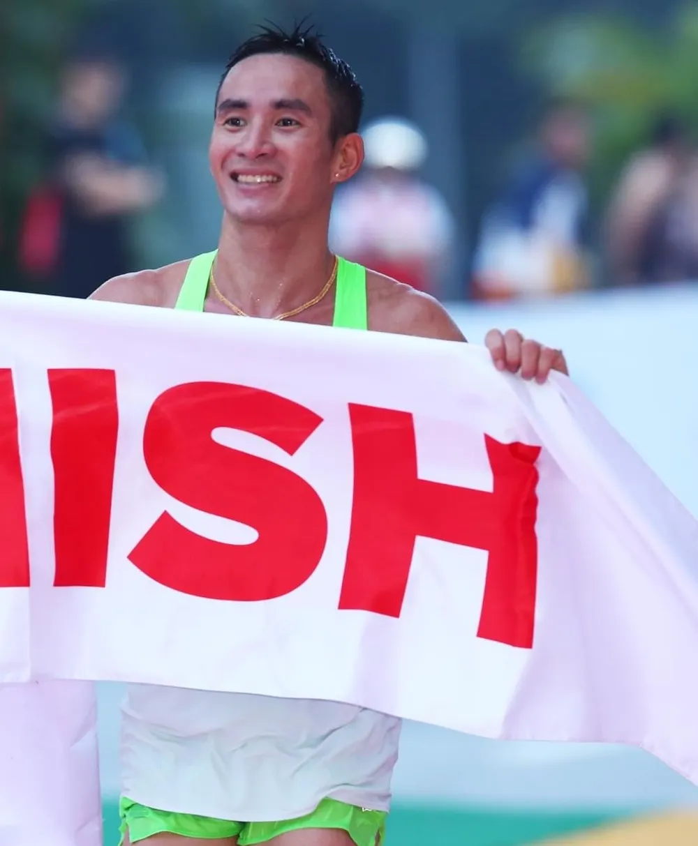 Phạm Tiến Sản về nhất nội dung 21km tại giải năm nay. Ảnh: BTC