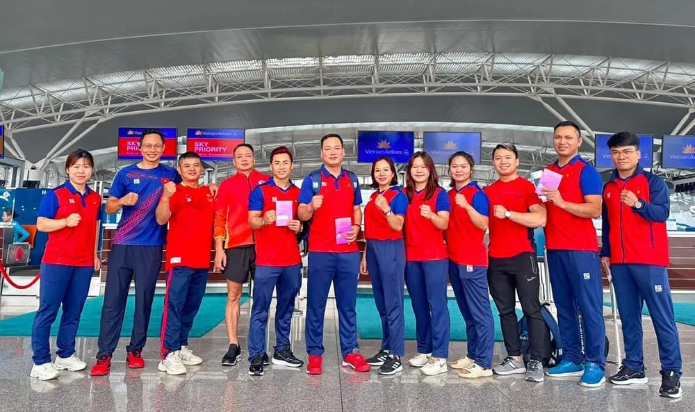 Tuyển thủ cử tạ Việt Nam sẵn sàng chinh phục ASIAD 19. Ảnh: CTLC