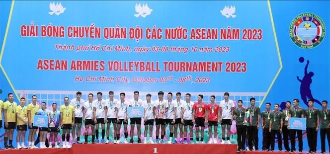 Đội bóng chuyền nam Quân đội Việt Nam đã đoạt cúp vô địch giải. Ảnh: TTXVN