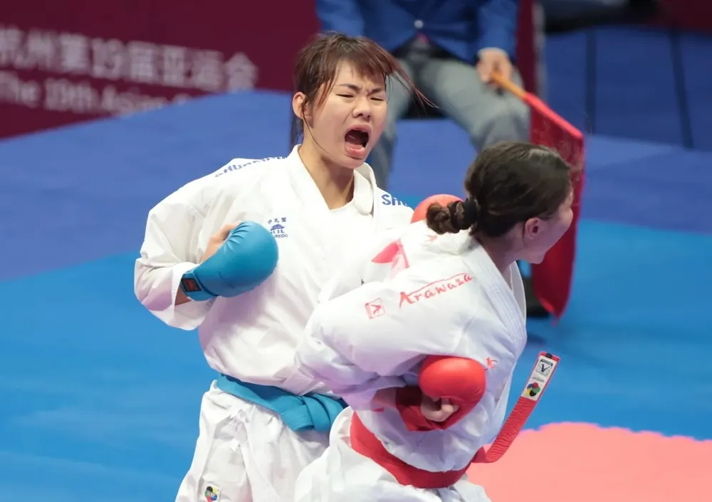 Võ sĩ Nguyễn Thị Ngoan vừa dự ASIAD 19 và lúc này đã tới Lạng Sơn thi đấu. Ảnh: LƯỢNG LƯỢNG