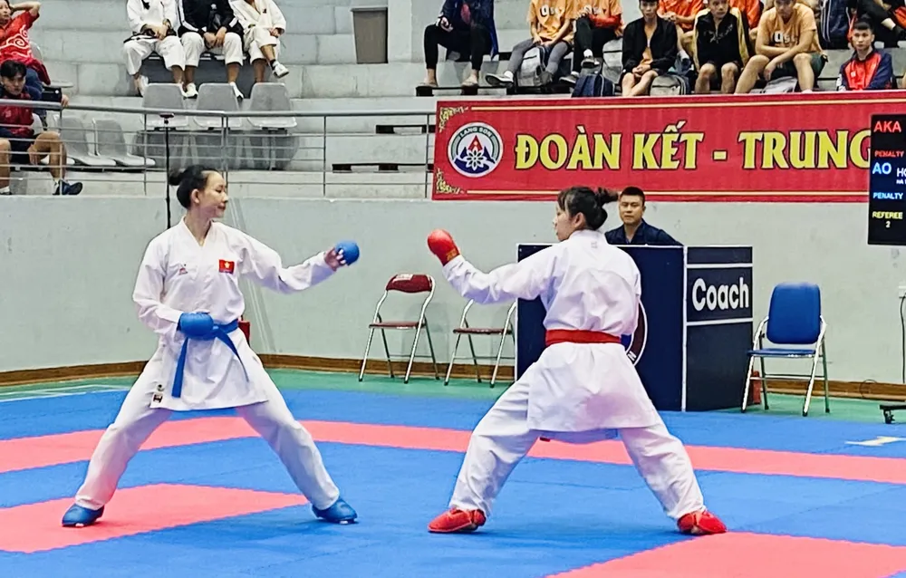 Hoàng Thị Mỹ Tâm (xanh) đã thi đấu tốt tại giải vô địch quốc gia 2023. Ảnh: MINH MINH