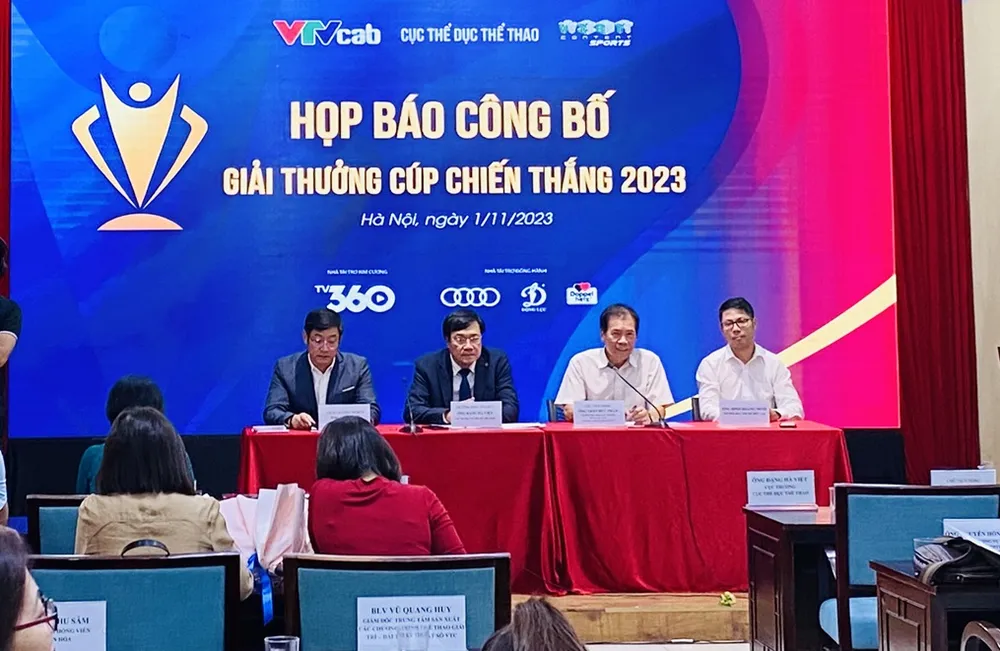 Ban tổ chức họp báo công bố về giải thưởng năm nay. Ảnh: MINH MINH