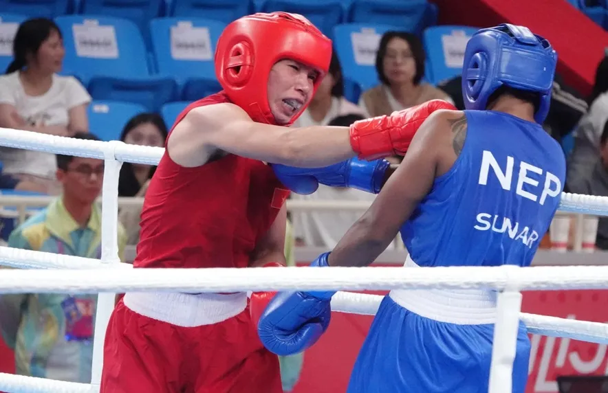 Hà Thị Linh (đỏ) từng thi đấu SEA Games 32, AISAD 19 có mặt dự giải vô địch quốc gia năm nay. Ảnh: ĐOÀN TTVN