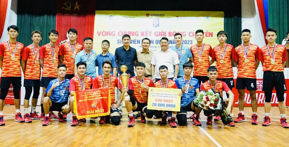 Đội nam Đại học TDTT Bắc Ninh vô địch sau trận chung kết với đội Đại học Bách Khoa Hà Nội. Ảnh: MINH MINH