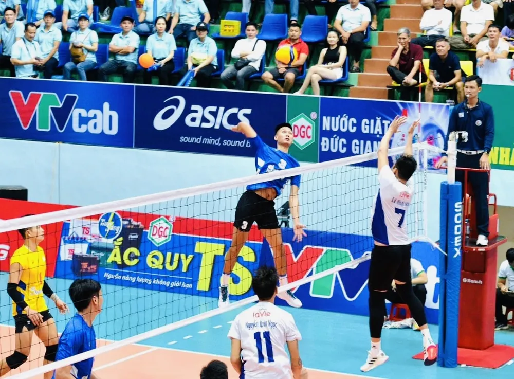 Chủ công Dương Văn Tiên là mũi đánh quan trọng trong đội hình Sanest Khánh Hòa lúc này. Ảnh: S.KHÁNH HÒA