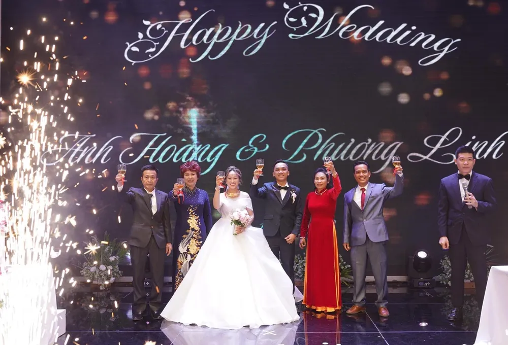 Hôn lễ của Đinh Anh Hoàng đã được bạn bè giới bóng bàn chúc phúc rất nhiều. Ảnh: ĐINH ANH HOÀNG