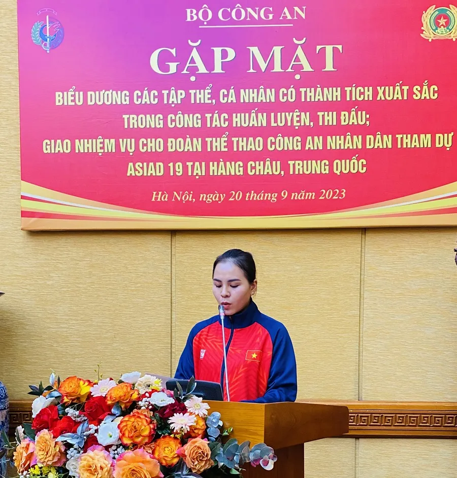 Xạ thủ Trịnh Thu Vinh đã giành suất Olympic Paris (Pháp) 2024 và đang được đầu tư, huấn luyện để có kết quả tốt nhất. Ảnh: MINH MINH