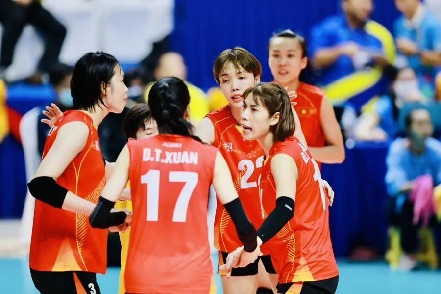 Các đội tuyển bóng chuyền Việt Nam đang tìm nhiều nhà tài trợ riêng biệt dài hơn hơn. Ảnh: DŨNG PHƯƠNG