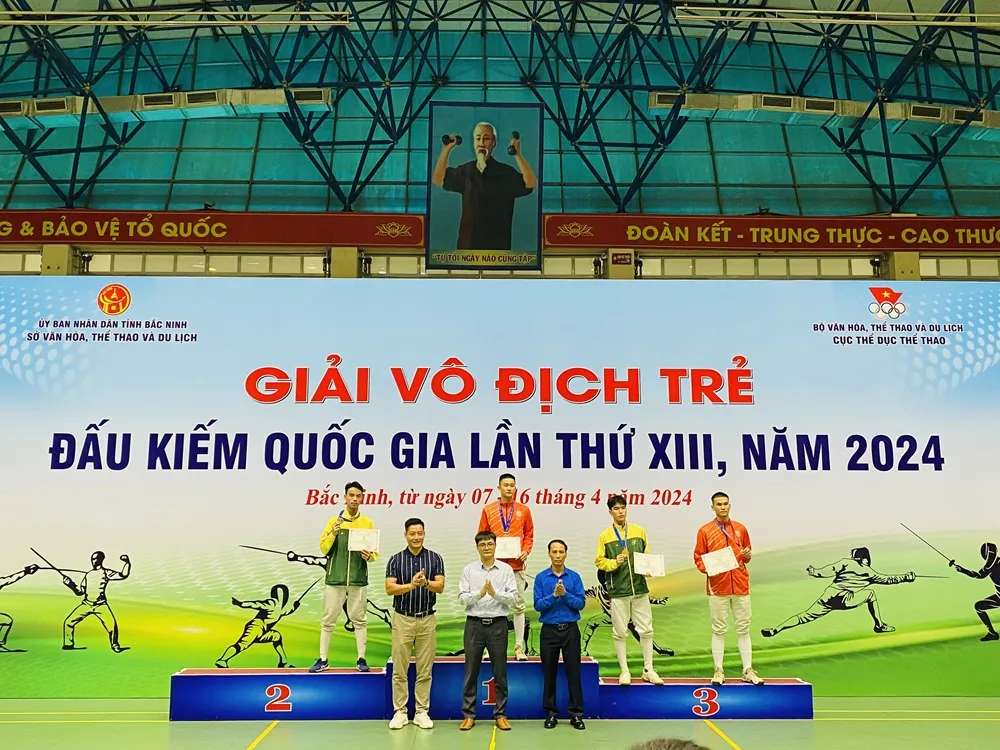 Đấu kiếm TPHCM đã có VĐV lọt vào chung kết kiếm 3 cạnh nam trẻ U17 tuổi nhưng thua trận đáng tiếc. Ảnh: MINH MINH