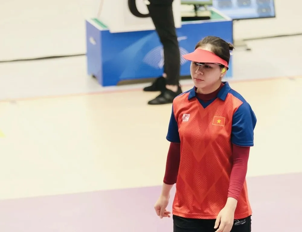 Trịnh Thu Vinh đã lọt vào chung kết bài bắn 25m súng ngắn hơi nữ nên rất triển vọng tranh thêm tấm vé Olympic cho thể thao Việt Nam. Ảnh: LƯỢNG LƯỢNG