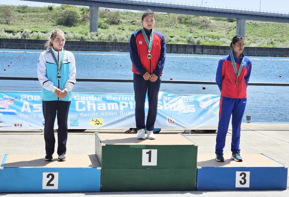 Tay chèo Diệp Thị Hương đã giành được HCV ở giải vô địch châu Á 2024. Ảnh: H.HẠNH