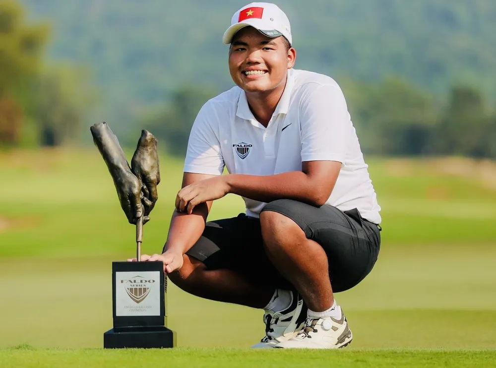 Nguyễn Đức Sơn có ngôi vô địch tại Lăng Cô (TT-Huế) đầy cảm xúc. Ảnh: VGA