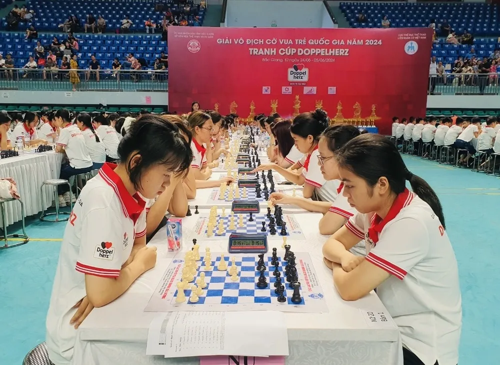 Các kỳ thủ đã bước vào thi đấu nội dung đầu tiên tại giải. Ảnh: M.THẮNG