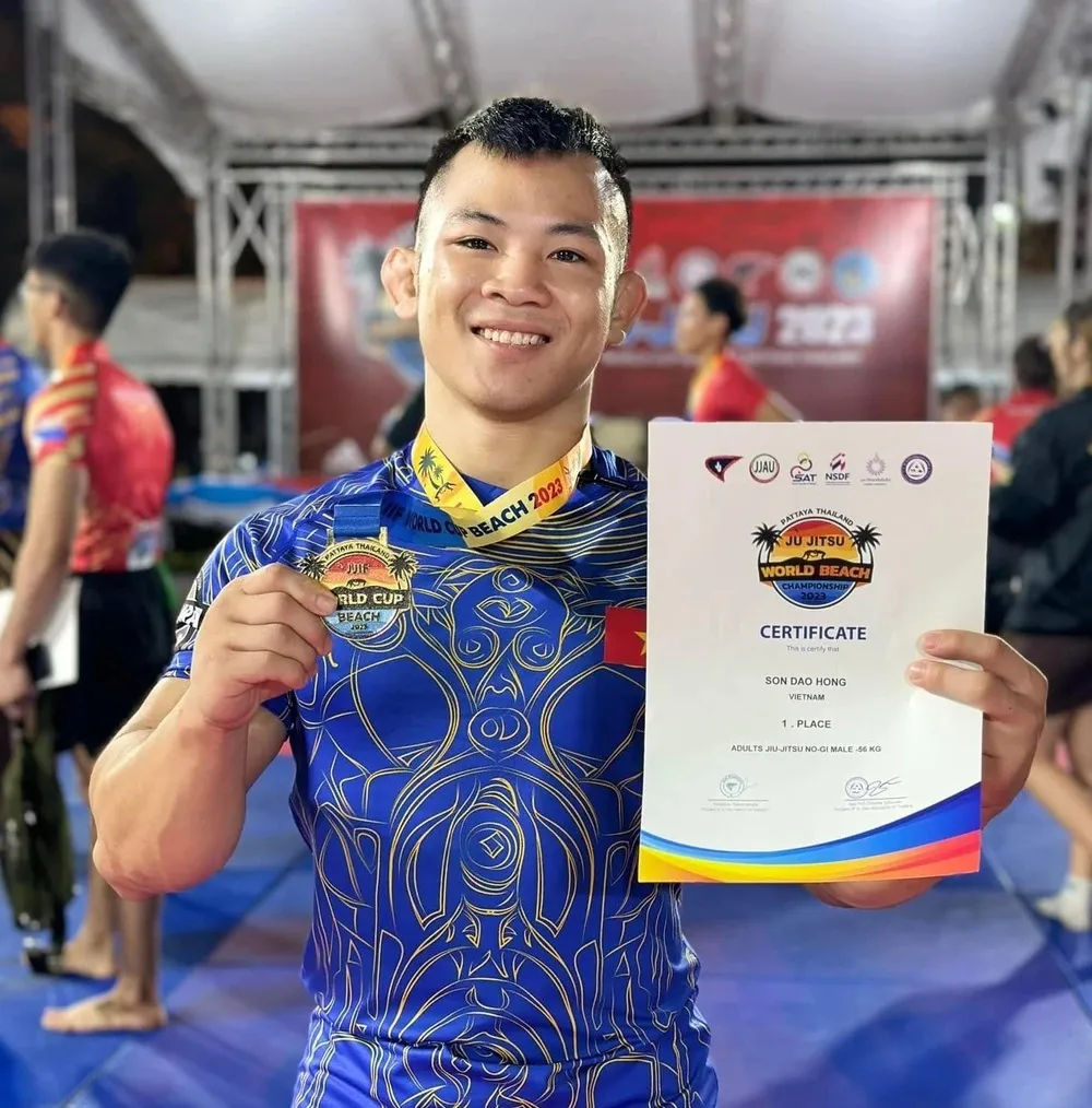 Đào Hồng Sơn sẽ thử sức tại giải MMA chuyên nghiệp ở Việt Nam vào cuối tuần này. Ảnh: JIAU