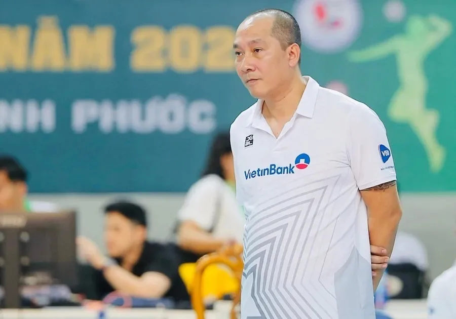 HLV Nguyễn Tuấn Kiệt đã có mặt tại Bắc Kạn để cùng cầu thủ U23 Ngân hàng Công thương dự giải. Ảnh: DŨNG PHƯƠNG