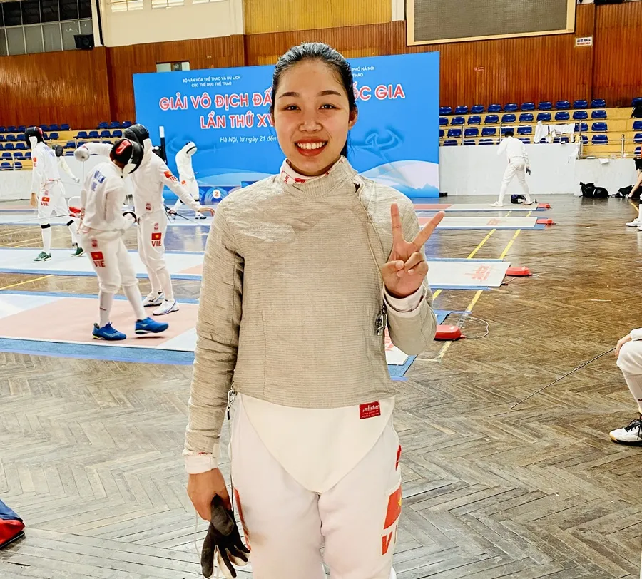 Phùng Khánh Linh là gương mặt tuổi Tỵ của đội đấu kiếm Việt Nam năm 2025. Ảnh: MINH MINH