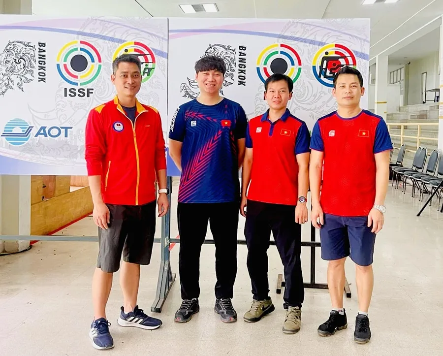 Đội Việt Nam đã giành HCV 25m súng ngắn tiêu chuẩn đồng đội nam tại Cúp châu Á 2025. Ảnh: MINH MINH